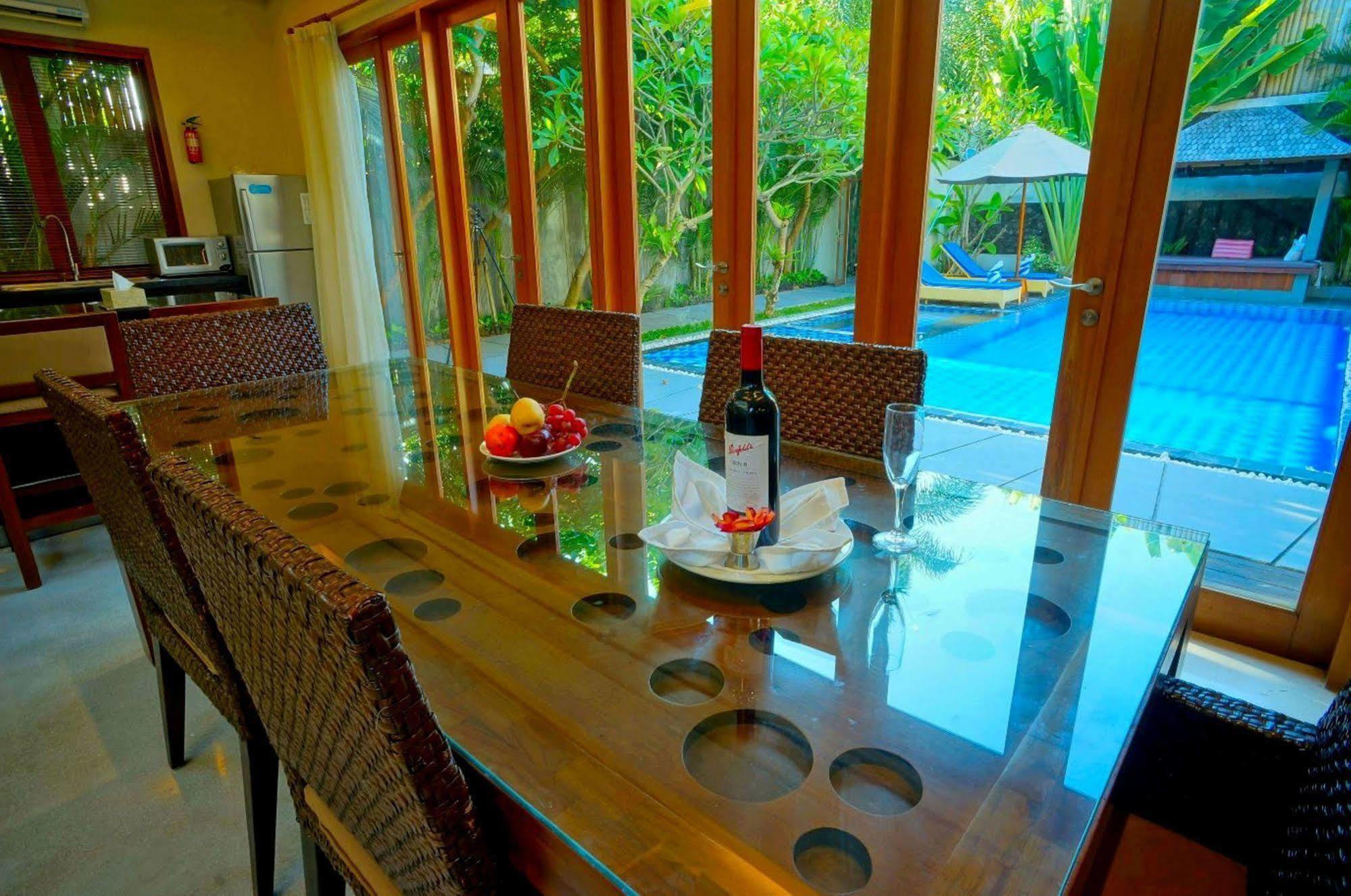 Villa Travis Seminyak Kültér fotó