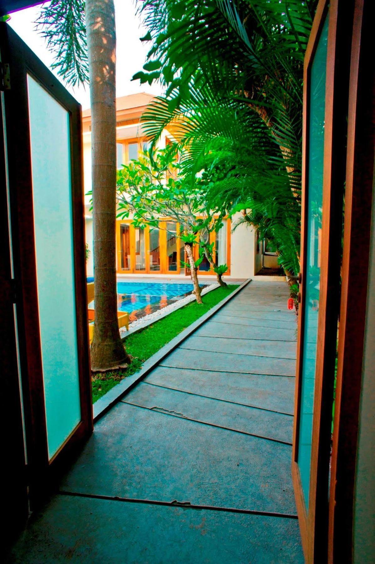 Villa Travis Seminyak Kültér fotó